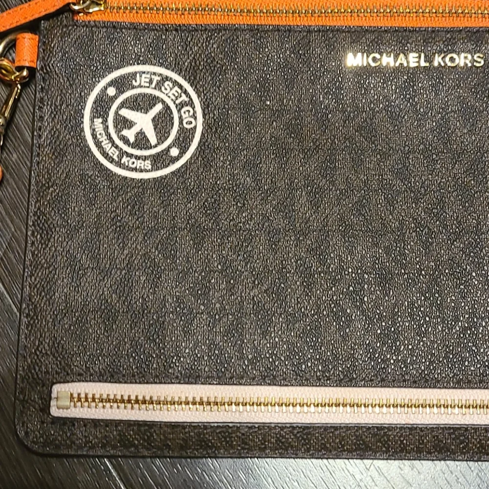 🚢 NWOT Michael Kors - Special Edition 🚢